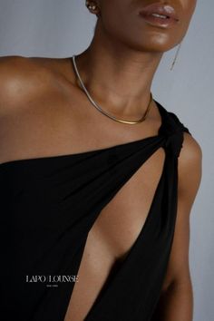 Elevate your everyday style with our tarnish-resistant stainless steel necklaces, perfect for effortless everyday wear. Crafted to shine through every moment, these pieces are not only stunning but also make the perfect gifts for any occasion. Explore the timeless beauty of stainless steel jewelry that stays brilliant day after day. #necklaces #stainlesssteeljewelry #everydaywear #giftideas Metal Snake, Elevate Your Look, Mixed Metals, To Shine, Stainless Steel Necklace, Steel Jewelry, Stainless Steel Jewelry, Snake Chain, Timeless Beauty