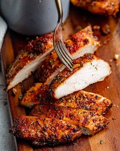 Traeger Grill Recipes Chicken, Smoked Chicken Breast Recipe, Smoker Recipes Chicken, Brine Chicken Breast, Smoked Chicken Recipes, Bbq Chicken Breast, Marinating Chicken Breast