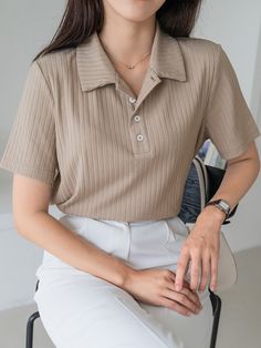 Khaki Casual Collar Short Sleeve Polyester Plain  Embellished Slight Stretch  Women Tops, Blouses & Tee Polo Shirt Outfit Women's, Ținute Business Casual, Polo Shirt Outfits, Casual College Outfits, Everyday Fashion Outfits, Casual Day Outfits, Stylish Work Outfits, Easy Trendy Outfits, Knit Tees