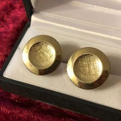 "Vintage MCM textured and polished gold tone Cufflinks in wonderful condition.  .875\" wide Display box not included, but it will ship gift wrapped in a jewelry gift box." Vintage Formal Clip-on Earrings With Polished Finish, Gold Clip-on Earrings For Formal Occasions, Formal Gold Screw Back Clip-on Earrings, Gold Vintage Cufflinks For Anniversary, Gold Screw Back Clip-on Earrings For Formal Occasions, Gold Screw Back Clip-on Earrings For Formal Events, Vintage Gold Cufflinks For Anniversary, Gold Antique Clip-on Earrings For Formal Occasions, Gold Vintage Cufflinks With Polished Finish