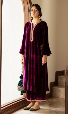 Velvet Kurta Designs, Velvet Kurta, Desi Fits, Kurta With Palazzo, Pakistani Fancy Dresses, Fancy Dresses Long