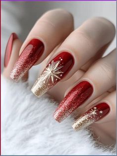 Cool Christmas Nails Design, Christmas Nail Designs Red And Gold, New Years Acrylic Nails Design, New Years Nail Designs 2025, Christmas Fingernail Designs, Nails For Christmas And New Years, New Year Eve Nails Ideas, New Year's Nails Design, Christmas Elegant Nails