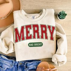 Christmas Crafts Cricut, Cute Winter Sweaters, Crafts Cricut, Christmas Party Gift, Merry Christmas Shirts, Xmas Shirts, Sweater Christmas, Family Christmas Shirts, Winter Sweater