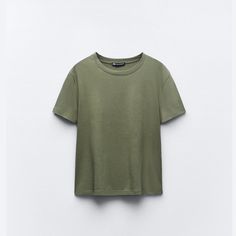 New With Tags No Stains Or Damage Save Money On Shipping And Bundle Smoke Free Home Open To Offers #834 Plain Green T-shirt For Spring, Zara Solid Color T-shirt For Spring, Zara T-shirt For Spring, Basic Zara T-shirt, Basic Zara T-shirt For Spring, Basic T Shirt, Zara Basic, Zara Tops, Save Money