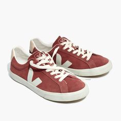 Madewell Womens X Veja Esplar Low Sneakers In Suede Veja Esplar, European Shoes, Suede Leather Shoes, Womens Tennis Shoes, Rain Forest, Travel Shoes, Leather Shoes Woman, Low Sneakers, Suede Sneakers