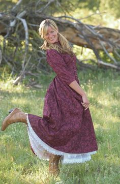 Old West Prairie Dress - Cattle Kate Victorian Cowgirl, Prairie Fashion, 1800s Women, Western Style Dresses, Prairie Dresses, Dancer Dress, Western Wedding Dresses, Bustle Dress, Wedding Dress Men