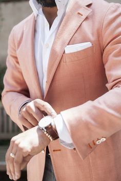 Que buen color Style Gentleman, Mens Fashion Edgy, Mens Fashion Blog, Fashion Suits, Sharp Dressed Man, Sport Chic, Well Dressed Men, Gentleman Style