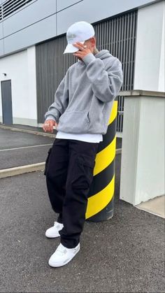 Stil Masculin, Mode Swag, Streetwear Ideas, Men Street Fashion, Pants Outfit Men, Trendy Boy Outfits, Black Men Street Fashion, Streetwear Mode, Mens Trendy Outfits