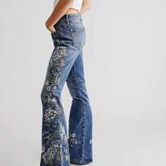 Driftwood Farrah Embroidered Flare Jeans Bluebelle Fleur Pattern Denim-Focused With An Emphasis On Chic Embroideries, Driftwood Embodies A Bohemian Free Spirit With Sophistication. High Rise, Slim Flare Silhouette Regular Inseam 34 In Timeless Jeans, Ootd Instagram, Cropped Wide Leg Jeans, All Jeans, Patchwork Jeans, Embellished Jeans, Floral Denim, Free People Jeans, Flare Leg Jeans