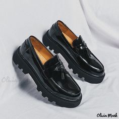 Olivia Mark - Chic Retro Leather Formal Shoes for Men Black Loafers Men, Patent Loafers, Men Dress Shoes, Leather Formal Shoes, Dress Loafers, 3d Product, Plain Dress, Band Tattoo, Shoes Handmade