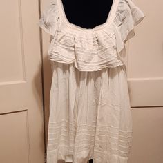 Free People White Dress Sz Small Casual Short Sleeve Sundress With Ruffles, Chic Sundress For Daywear With Short Sleeves, Free People Adella Dress, Free People White Dress, Blue Linen Dress, Blazer Mini Dress, Black Lace Mini Dress, Square Neck Dress, Boho Lace