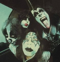 kiss band members with their faces painted white