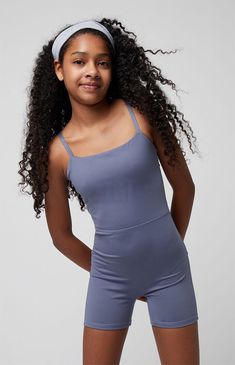 Sporty Solid Color Tops For Playwear, Stretch Tops For Playwear, Stretch Solid Tops For Playwear, Solid Stretch Tops For Playwear, Summer School Stretch Top, Stretch Summer Top For School, Stretch Tops For School In Summer, Solid Color Summer School Tops, Petite Models