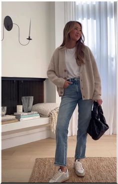 20+ Autumn Outfits You Need to Try This Year 34 Check more at https://beautyfashionideas.com/uncategorized/20-autumn-outfits-you-need-to-try-this-year-34/ Sweater Tank And Cardigan Set Outfit, Office Cozy Outfit, Black Neutral Outfit, Modern Spring Outfits, Casual Classy Outfits With Sneakers, European Comfy Outfits, Minimalist Outfits Women Casual, Cute Basic Jean Outfits, Easy College Outfits Casual