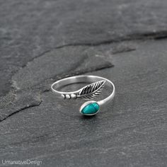 A beautiful set of 3 boho chic toe rings for everyday wear. Crafted from sterling silver, these pieces are set with a mix of turquoise and lapis lazuli for a pop of blue. Each ring has an opening, so it's adjustable. It can be worn on your toe or knuckle. Material: Sterling Silver Gemstone: Lapis Lazuli & Turquoise One size fits all. *Nickel- free Please note: this listing is for a set of 3 rings. View the individual rings here: https://www.etsy.com/listing/400252489/mid-ring-knuckle-ring-si Knuckle Rings Silver, Turquoise Jewelry Western, Western Fashion Jewelry, Mid Rings, Western Rings, Valley City, Country Jewelry, Chic Rings, Cowgirl Jewelry