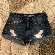 American Eagle Tomgirl Shortie Jean Shorts Size 00 Size 00 Outfits, American Eagle Shorts Outfit, American Eagle Clothes, Jean Shorts Outfit Summer, Dark Blue Jean Shorts, Jean Shorts American Eagle, Shorts American Eagle, House Clothes, American Eagle Shorts