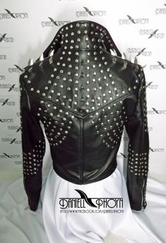 Spiked Jacket, Studs And Spikes, Mode Punk, Studded Leather Jacket, Battle Jacket, Studded Jacket, Leder Outfits, Rocker Chic, Genuine Leather Jackets