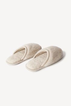 Hygge House Slippers - Natural - Hygge Life Sleep Slippers, Hygge House, Sheepskin Blanket, Wool Products, Hygge Life, Scandinavian Style Home, Rustic Chic Decor, Sheepskin Rugs, Knit Blankets