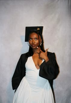 Graduation Photoshoot Ideas Studio, Grad Photoshoot Studio, Manifesting Graduation, Graduation Goals, Augusta University, Senior Things, Grad Poses