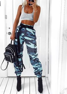 Blue Camo Pants, Looks Hip Hop, Outfit Pants, Teenage Outfits, Camo Outfits, Pastel Outfit, Blue Camo, Teenager Outfits