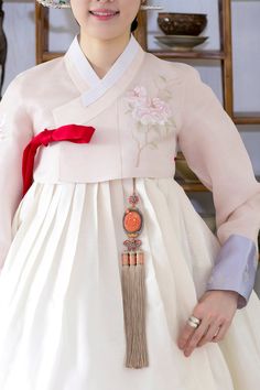 High quailty norigae of NASCHENKA If you watch Korean historical dramas, you can often see Naschenka design products. Now you can see and owns the high-quality NASCHENKA korea in Etsy. You can have enough conversation before buying, so please send me a message anytime. NASCHENKA's Hanbok Norigae is a high quality silk Norigae. Norigae knots and even though small gold threads are all hand-made working. It's a luxury item of korea, so it's also the best interior decoration in a frame. Due to the n Hanbok Pattern, Norigae Korean, Korean Attire, Korean Store, Korean Traditional Dress, Korean Hanbok, Korean Art, Korean Traditional, Girls Clothing Sets