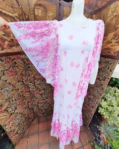 "Romantic 1970s pink and white floral angel sleeve dress boho hippy romantic  Bust 36\" Underbust29/30\" Hips 38\" Shoulder-underbust 11\" Waist-Hem 44\" Condition  Mark on front bodice dm for more info" Angel Sleeve Dress, Angel Sleeves Dress, Angel Sleeve, Dress Boho, Cream Dress, Rose Print, Boho Hippie, Dress Clothes For Women, Holiday Dresses