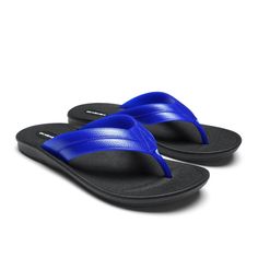 The Okabashi Voyager Flip Flops for men is an updated take on our classic Mariner men's flip flop. This sandal has our signature comfort features: a slip-resistant bottom sole, flexible bio-based and vegan material, easy to wash, and our classic arch support and heel cup for extra support. Great for post-workout foot recovery. You'll wear this flip flop every day! The signature Okabashi shape helps ease pain from plantar fasciitis, flat feet, and high arches. This comfortable men's flip flop is Flip Flops For Men, High Arches, Usa Shoes, Comfortable Flip Flops, Fall Neutrals, Scrap Material, Factory Design, All About Shoes, Foot Pain