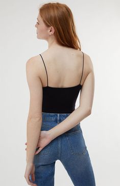 Black Cami Top, Cropped Cami, Top Cropped, Fitted Silhouette, Basic Tops, Casual Tee, Black 7, Cami Top, Cami Tops