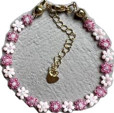 Flower Beaded Bracelet, Lovers Bracelet, Beautiful Pink Flowers, Pearl Shell, Feeling Loved, Beaded Flowers, Soft Pink, Beaded Bracelet, Pink Flowers