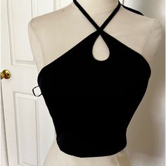 Black Cropped Top Peep Hole In Front Halter Style Medium New With Tags Black Cropped Top, Cropped Halter Top, Black Halter Top, Black Halter, Halter Crop Top, Halter Style, Black Rib, Black Crop, Black Crop Tops