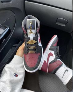 Tenis Nike Jordan, Baskets Jordans, Air Jordan 1 Outfit, Cheap Jordan Shoes, Air Jordan 1 Mid Se, Cheap Jordans, Nike Air Jordan 1 Mid