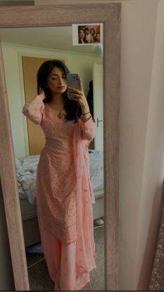 Pink 🩷 New Saree Designs, Traditional Indian Dress, Desi Fashion Casual, Pakistani Fancy Dresses, Indian Dresses Traditional, Traditional Indian Outfits, Everyday Fashion Outfits, Quick Outfits, Stylish Dress Book