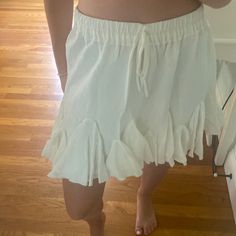 Nwt White Skirt. Size Small White Ruffled Short Mini Skirt, White Tiered Lined Skort, White Summer Skort For Brunch, Spring Off White Relaxed Fit Skirt, Beach White Ruffled Mini Skirt, White Ruffled Mini Skirt For Beach, White Flowy Tiered Skort, White Summer Mini Skirt For Brunch, White Summer Skort For Beach