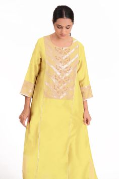 Pastel yellow kurta with embroidered banarasi jacquard tissue yoke. Paired with a slub silk pant and chanderi dupatta with scalloped tissue detailing. - Aza Fashions Yellow Kurta, Chanderi Dupatta, Silk Pant, Kurta Pant Set, Kurta With Pants, Silk Pants, Pastel Yellow, Pants Pattern, Pant Set