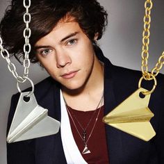 Fashion One Direction Harry’s Paper Airplane Necklace Pendant Best Stylish Necklace For Both Men And Women . Paper Airplane Necklace Taylor Swift, Paper Airplane Necklace, Plane Necklace, Airplane Necklace, Vintage Turquoise Ring, David Yurman Mens, Harry Styles Hot, Harry Styles Live, Head Ring