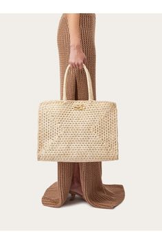 Shop the Ferragamo Studio Box bag XL Raffia on Ferragamo.com. Discover the iconic collection on our official online shop now. Free Delivery. Studio Bag, Raffia Bag, Fabric Structure, Belt Accessories, Medium Tote, Box Bag, Large Tote Bag, Custom Metal, Black Tote Bag