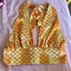 Never Worn!! Yellow V-neck Top For Beach Season, Retro Yellow Beach Top, Yellow Halter Neck Top For Beach, Yellow Halter Neck Tops For The Beach, Mustard Floral Print Vacation Tops, Mustard Floral Print Summer Top, Chic Printed Yellow Tops, Yellow Printed Beach Top, Chic Yellow Printed Top