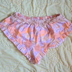 Adorable New With Tags Free People Golden Slumber Shorts In Size Small Lavender Cotton Sleepwear For Summer, Cute Summer Lounge Bottoms, Purple Lounging Bottoms For Spring, Purple Pajama Shorts For Summer Bedtime, Summer Purple Pajama Shorts For Bedtime, Purple Bottoms For Pajama Party In Summer, Purple Bottoms For Summer Pajama Party, Purple Sleepwear For Pajama Party In Spring, Purple Sleepwear For Spring Pajama Party