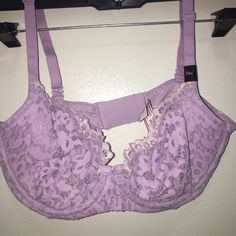 Victoria’s Secret Bra Size 34d Is Brand New With Tags Feminine Fitted Lavender Bra, Lavender Feminine Bra, Fitted Lavender Victoria's Secret Bra, Fitted Lavender Bra For Spring, Balconet Bra, Angel Core, White Lace Bralette, Green Bras, Pink Lace Bralette