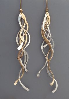 These earrings are truly amazing to see and be seen in! They measure about 4 long so they brush against your shoulders. I love wearing them with my Diy Jewelry To Sell, Fancy Earrings, Handmade Jewelry Diy, Wire Earrings, Schmuck Design, Bling Bling, Metal Jewelry, Gold And Silver, Wire Jewelry