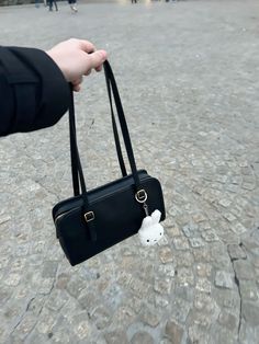 Swing zip coach bag . Miffy charm keyring #coach #swingzip #miffy #amsterdam #travel #style #spring #summer Swing Zip Coach, Coach Swing Zip, Miffy Charm, Bag Charms Aesthetic, Contemporary Bags, Coach Bag Outfit, Classy Inspiration, Travel Style Spring, Bags Outfit