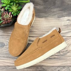 New Sperry Moc Sider Tan Indoor Outdoor Suede Moccasin Sneaker Faux Fur Lined Brand New. No Original Shoe Box/Packaging. Will Ship With Care In A Mailing Box. Photos Show Actual Shoes. Women’s Us 8m, Eu 39 :: Orders Are Shipped The Same Or The Next Business Day Excluding Sat & Sun. 2206-003/2601 Fall Suede Moccasins With Cushioned Footbed, Casual Suede Moccasins For Winter, Casual Winter Suede Moccasins, Fall Slip-on Moccasins With Suede Lining, Fall Suede Lined Slip-on Moccasins, Shoe Box Packaging, Indoor Tanning, Line Branding, Suede Moccasins