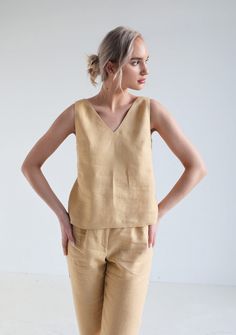 Beige Linen Outfit, V Neck Sleeveless Blouse, Linen Tunic Dress, Pajama Fashion, Cropped Linen Pants, Linen Tank Top, Linen Tank, Blouse Sleeveless, Linen Tunic