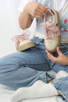 🌸 Elevate your street style with a touch of feminine flair Feminine Sneakers, Lace Shoelaces, Es Shoes, Womens Loafers, Chic Sneakers, Lacing Sneakers, Trendy Sneakers, New Sneakers, H Style