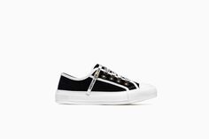 Low-top trainer in black canvas - Tênis Dior Vans Old Skool Sneaker, Black Canvas, Vans Sneaker, Antique Gold, Fashion Item, Low Top