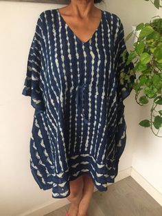 Hey, I found this really awesome Etsy listing at https://www.etsy.com/listing/749724080/indigo-kaftanorganic-kaftangifts-for Mode Batik, Gifts Boho, Cotton Loungewear, Resort Wear Beach, Short Kaftan, Floral Bathing Suits, Embellished Shorts, Cotton Kaftan, Linen Fashion