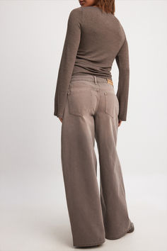 Loose Mid Waist Jeans Chic Straight Leg Khaki Jeans, Khaki Jeans With Five Pockets For Fall, Beige Cropped Leg Jeans For Fall, Fall Khaki Jeans With Five Pockets, Beige Cropped Jeans For Fall, Mid-rise Beige Wide Leg Pants For Fall, Khaki Wide Leg Jeans With Five Pockets, Khaki Wide-leg Jeans With Five Pockets, Beige Wide-leg Jeans With Five Pockets