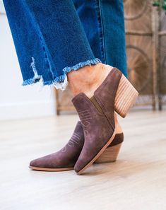 Arrow 22 believes clothes should make women feel beautiful, confident, and comfortable without breaking the bank! Twenty Two, Feel Beautiful, Cowgirl Boots, Cork Wedge, Go Shopping, Western Wear, How To Feel Beautiful, Wedge Heels, Mule