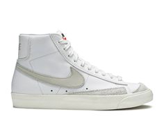 Bone Nike, Blazer Mid 77 Vintage, Nike Blazers, Blazers Shoes, Flight Club, All Nike Shoes, Nike Blazer Mid 77, Nike Blazer Mid, Shoes Sneakers Nike