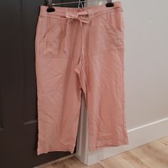 Guess Pink Linen Capris Nwt. From Smoke Free Home. Summer Capris With Pockets For Day Out, Summer Capris With Pockets For Loungewear, Summer Loungewear Capris With Pockets, Relaxed Fit Capris With Pockets For Day Out, Casual Pink Knee-length Bottoms, Loungewear Capris With Pockets, Cropped Leg, Spring Day Out Capris With Pockets, Pink Capris With Pockets For Summer, Cotton Capris With Pockets For Day Out